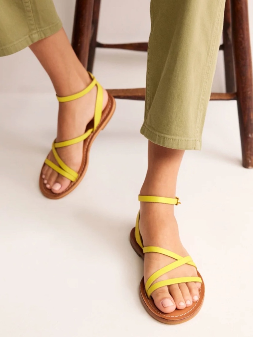Boden Everyday Flat Sandals - Size 40 - NWT - Butter Yellow